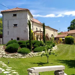 Holiday home Auvergnat'home Chaptuzat