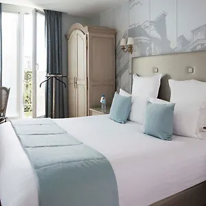 Hotel Plaza Elysees Paris